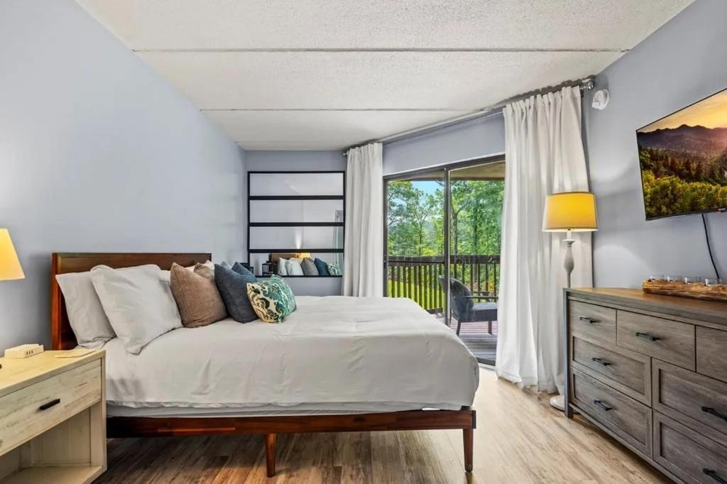 Views & Fireplace - Minutes To Gburg And Ober - Condo Gatlinburg Dış mekan fotoğraf