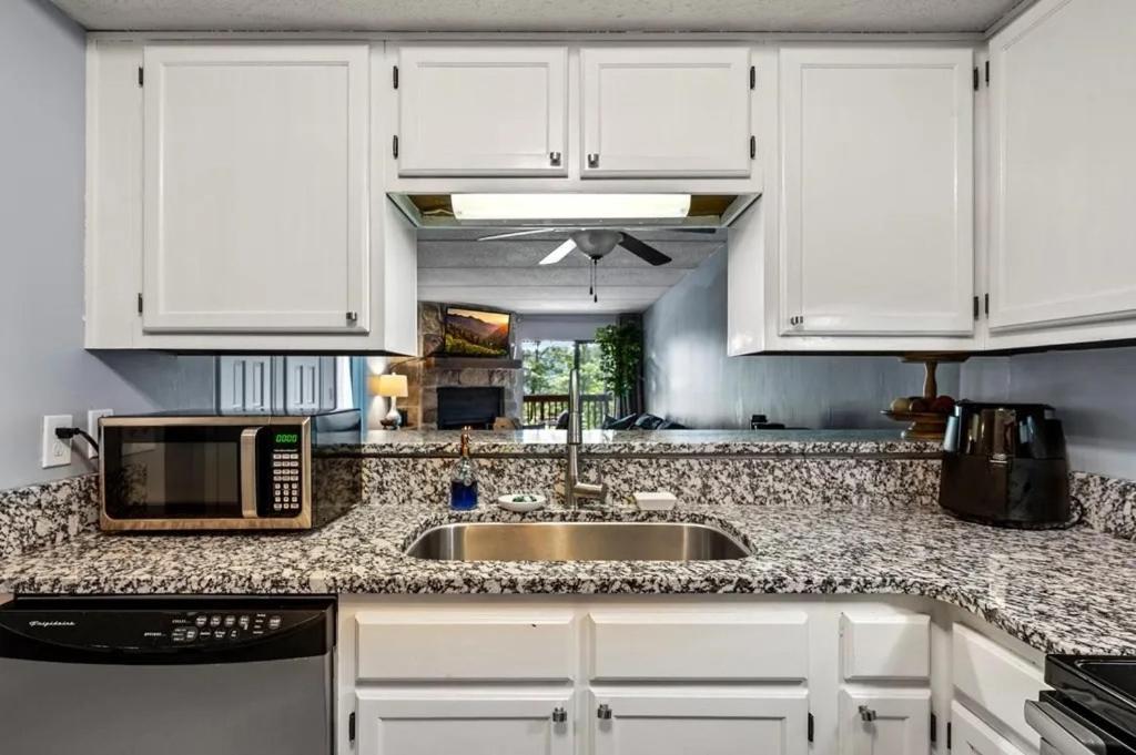 Views & Fireplace - Minutes To Gburg And Ober - Condo Gatlinburg Dış mekan fotoğraf
